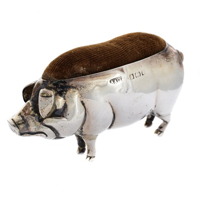 Lot 30 - An Edwardian novelty silver pig pin cushion
