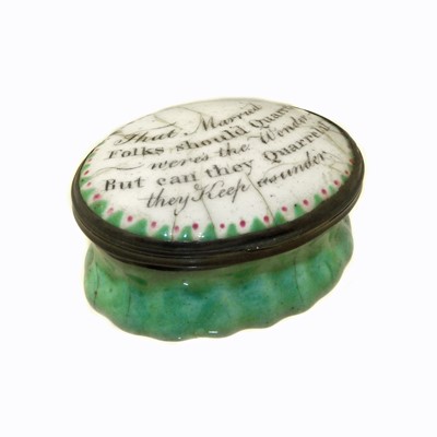 Lot 75 - 18th century enamel box possibly Bilston decorated with verse