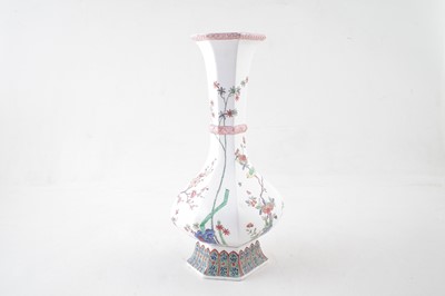 Lot 109 - Samson Paris Chantilly vase