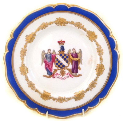 Lot 175 - Chamberlains Worcester plate from the Lord Dudley service