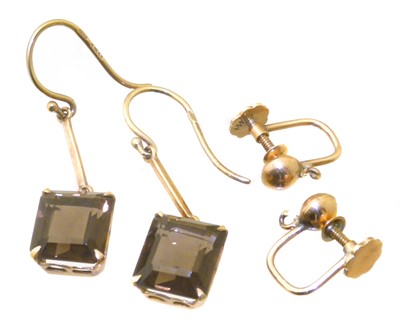 Lot 20 - A pair of 9ct gold smoky quartz earrings
