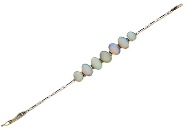 Lot 13 - An opal bracelet