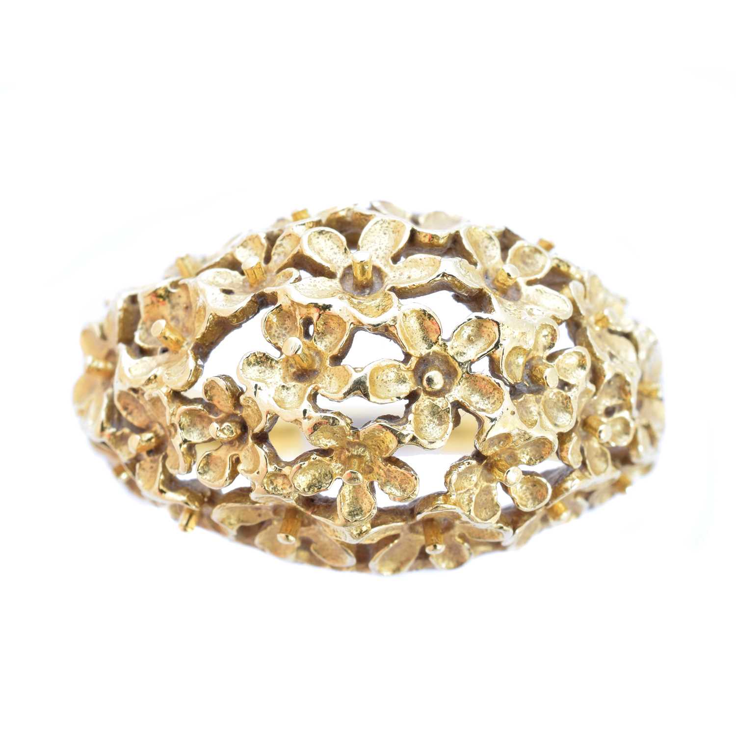 Lot 131 - A 1970s 18ct gold dress ring by Stuart Devlin
