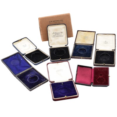 Lot 291 - A selection of pocket watch boxes, pouches and fitted cases