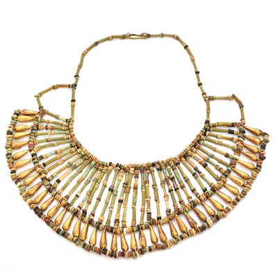 Lot 100 - An Egyptian style mummy bead necklace