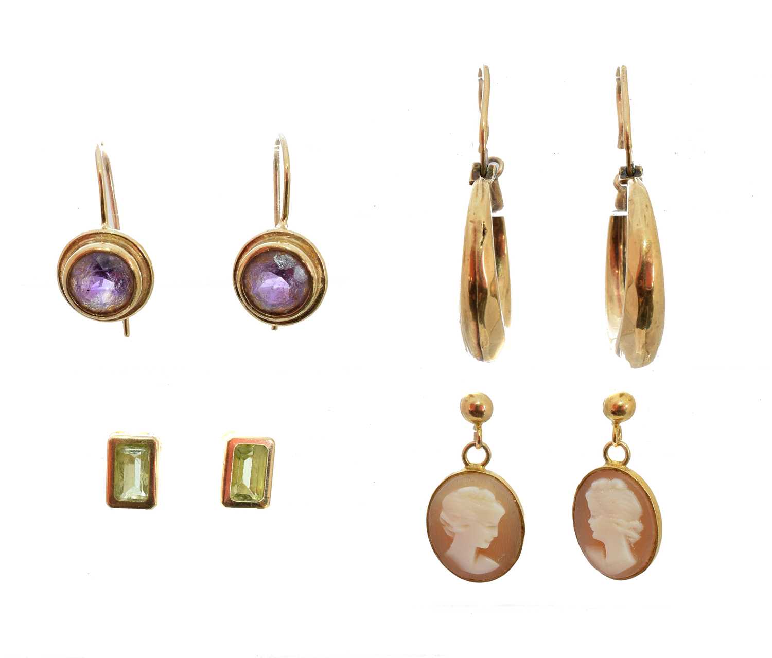 Lot 42 - A selection of earrings