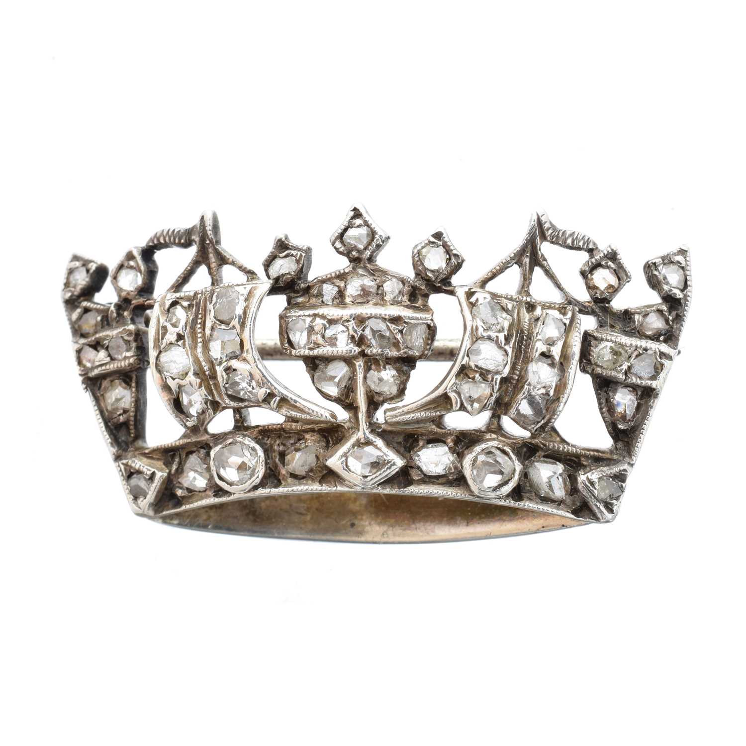 Lot 27 - A diamond naval crown brooch