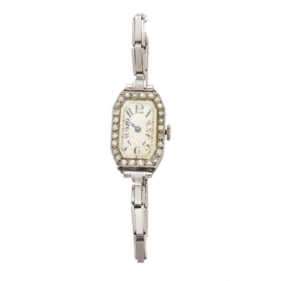 Lot 253 - An Art Deco diamond cocktail watch
