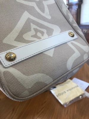 Lot 17 - A Louis Vuitton Tahitienne Cabas GM handbag