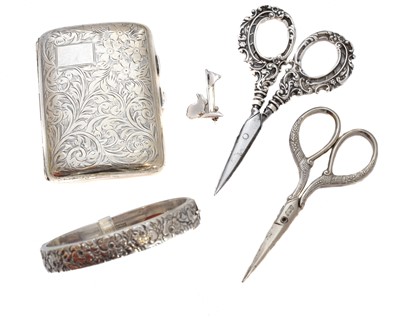 Lot 195 - A selection of silver