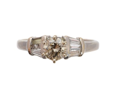 Lot 217 - A diamond single-stone ring