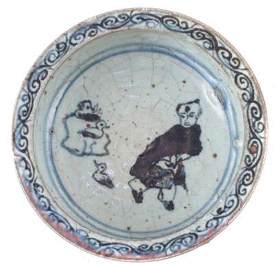 Lot 27 - Chinese provincial Ming dish