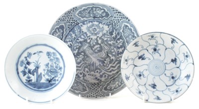 Lot 280 - Chinese Binh thuan shipwreck charger and two Teksing dishes