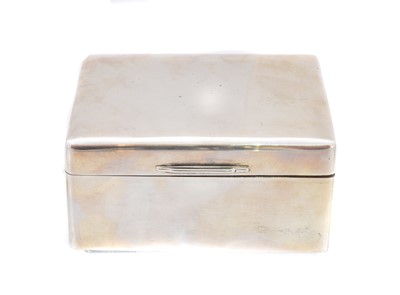 Lot 183 - An Elizabeth II silver cigar box
