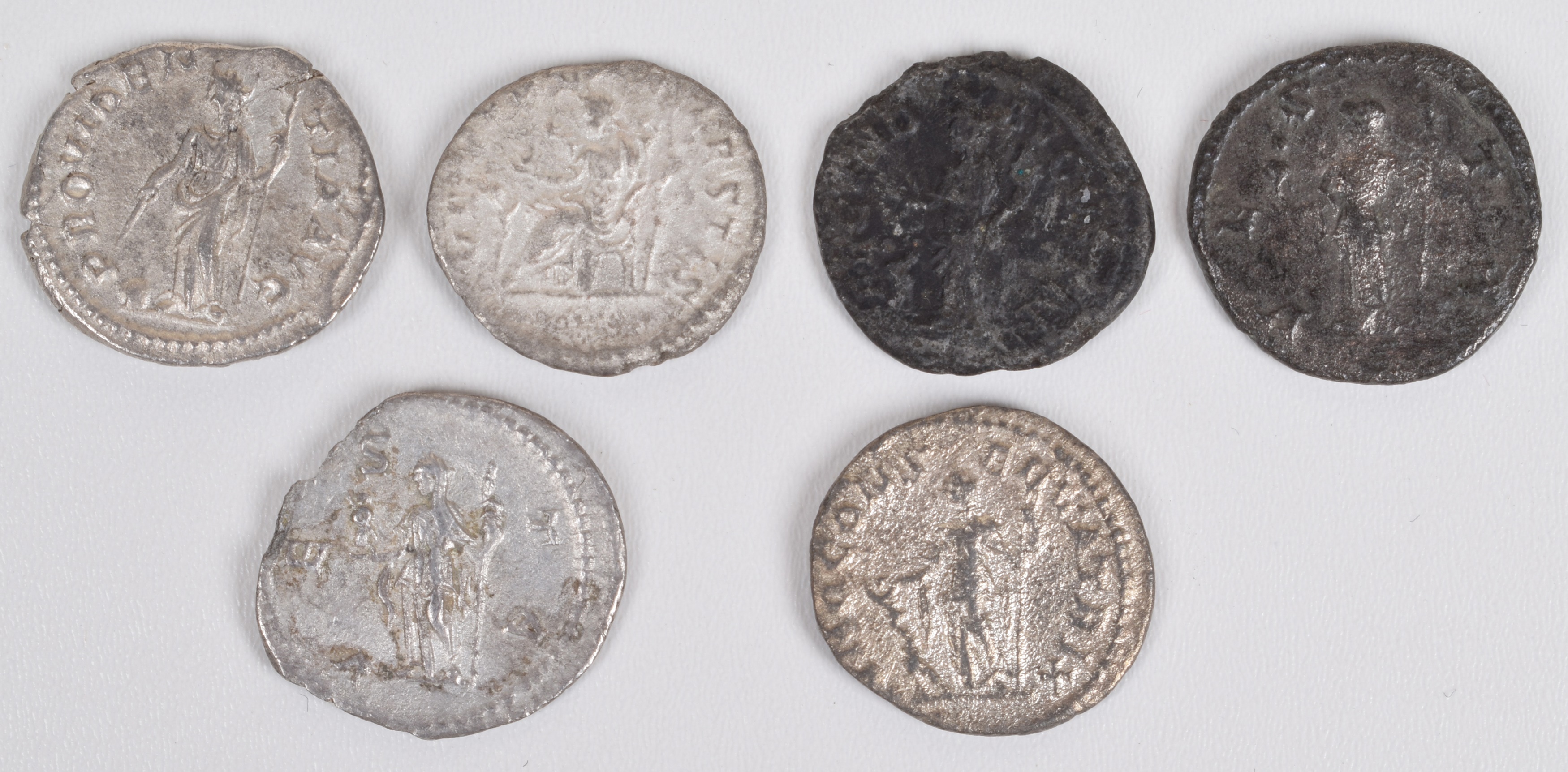 Lot 1 - Selection of Ancient Roman silver coins to