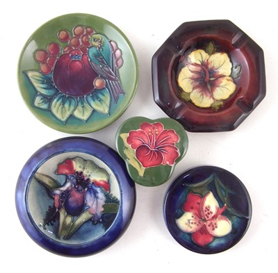Lot 201 - Collection of small Moorcroft items.