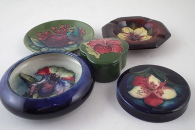 Lot 201 - Collection of small Moorcroft items.