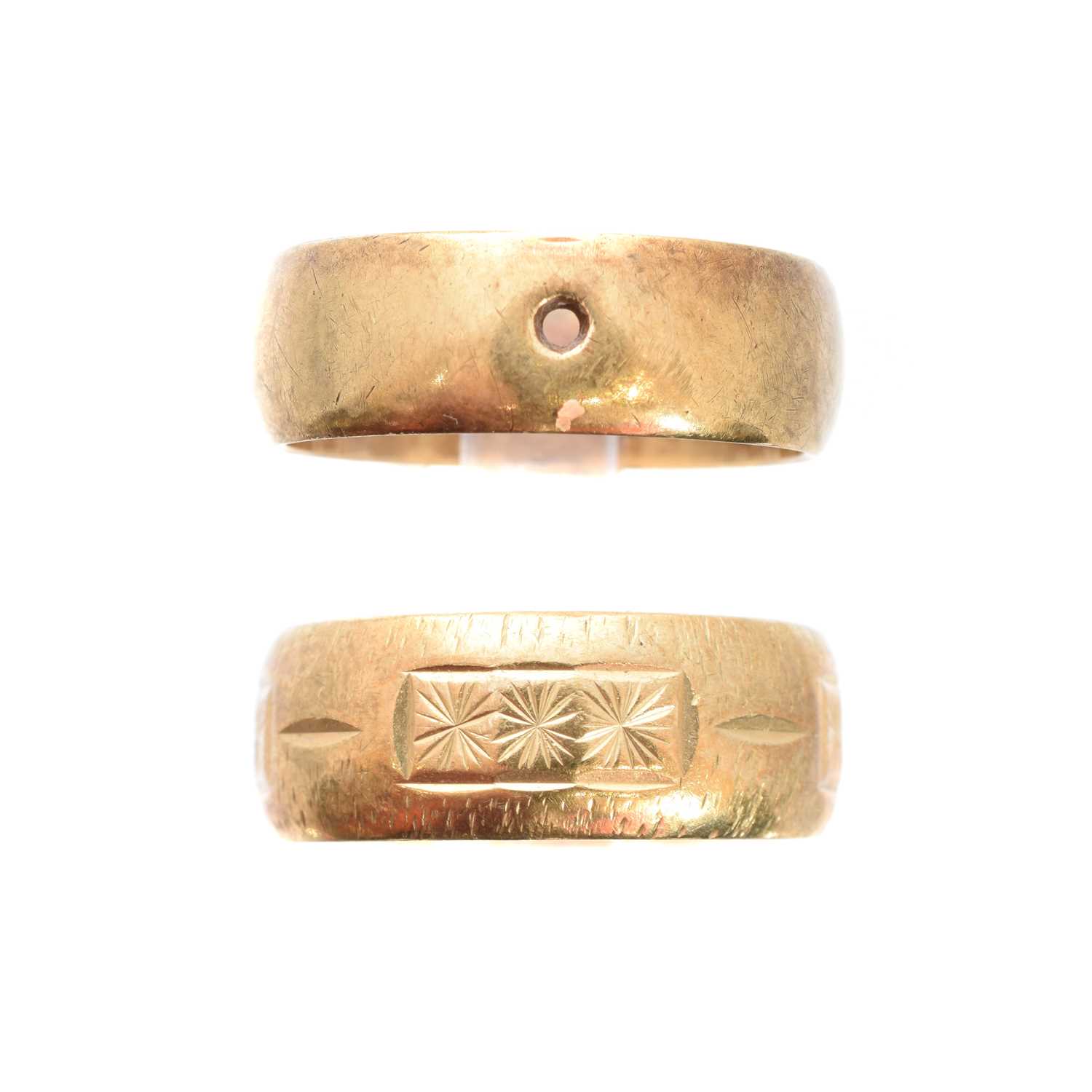 Lot 132 - Two 9ct gold band rings
