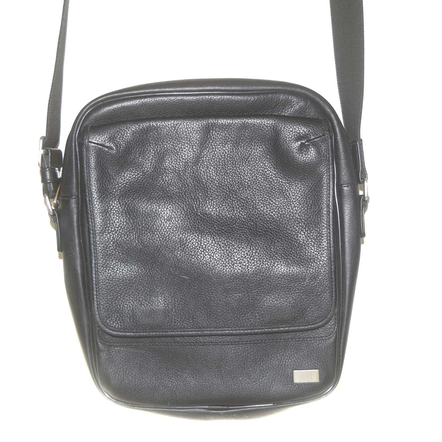 Lot 101 - A Dunhill leather messenger bag
