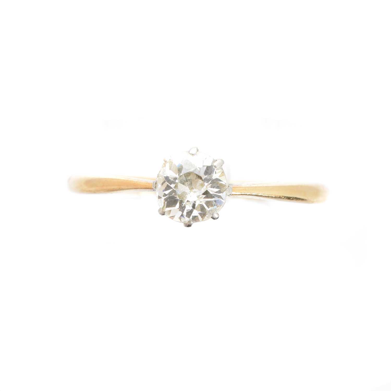 Lot 208 - A diamond single stone ring