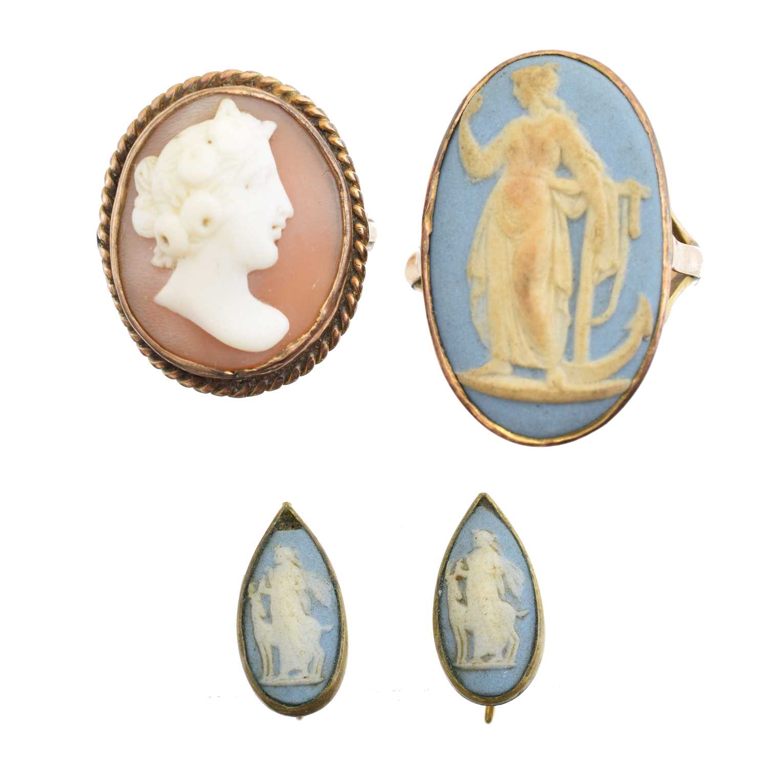 Lot 94 - A selection of jewellery