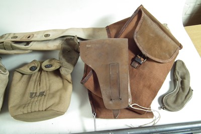 Lot 299 - Collection of militaria and mixed items