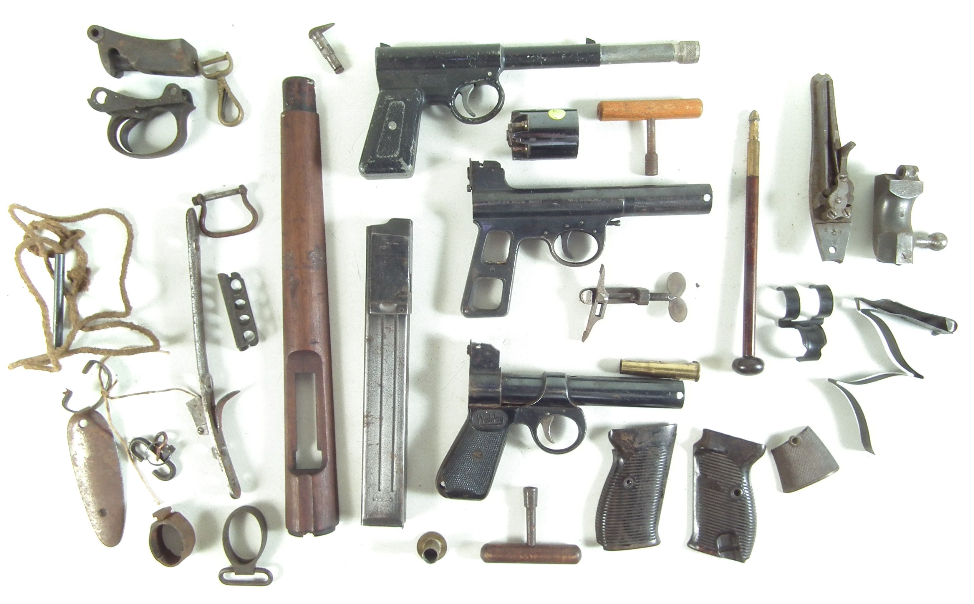 Lot 187 - Colection of gun parts