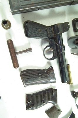 Lot 187 - Colection of gun parts