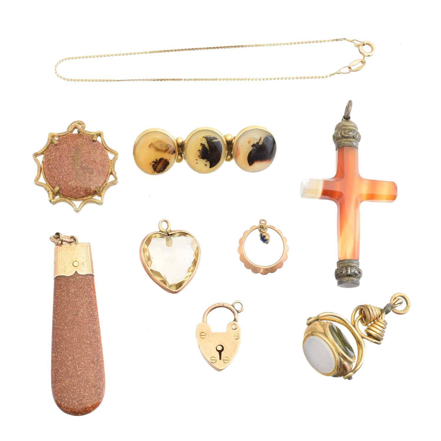 Lot 92 - A selection of jewellery