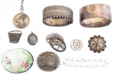 Lot 180 - A large selection of silver jewellery