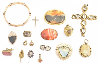 Lot 139 - A large selection of antique gold plated and other costume jewellery