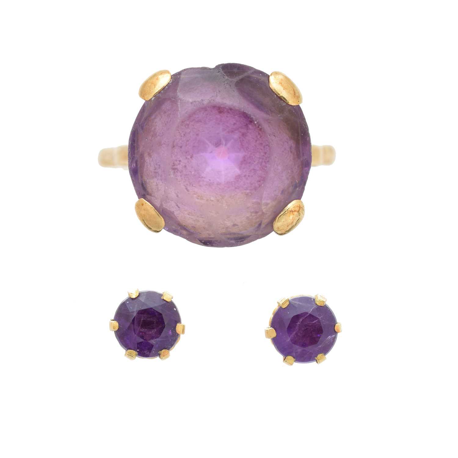 Lot 24 - A selection of amethyst jewellery