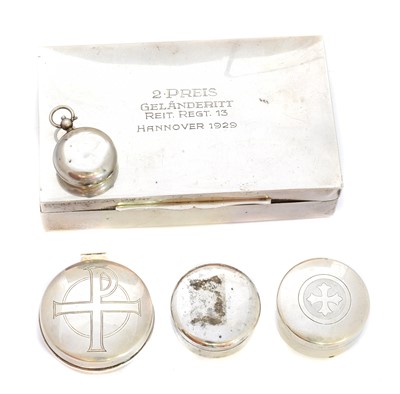 Lot 145 - A selection of silver