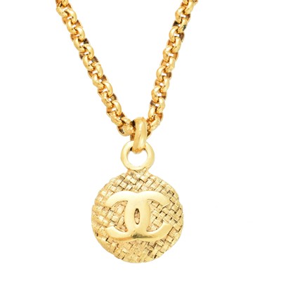 Lot 48 - A Chanel pendant necklace,