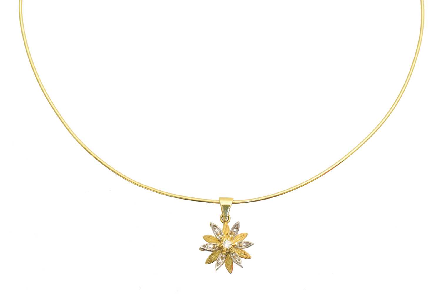 Lot 106 - A diamond necklace