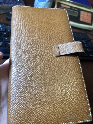 Lot 22 - A Hermès Bearn wallet