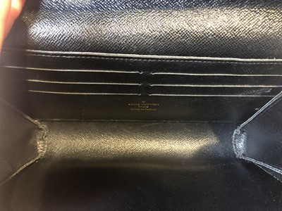 Lot 85 - A Louis Vuitton Twist Blossom Edition Wallet on Chain Shoulder Bag