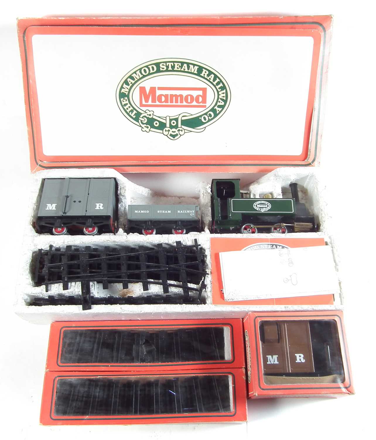 Lot 42 - Mamod steam engine train set