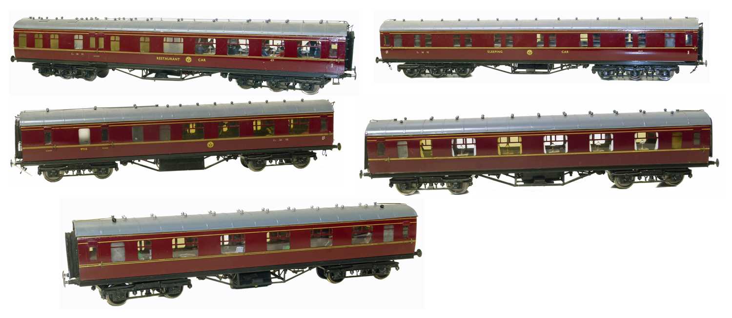 Lot 1 - 16mm scale model coaches