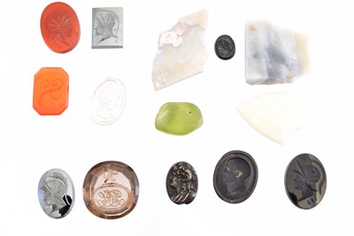 Lot 193 - A selection of loose gemstones and uncut crystals