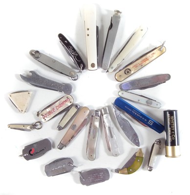 Lot 319 - Collection of twenty four penknives