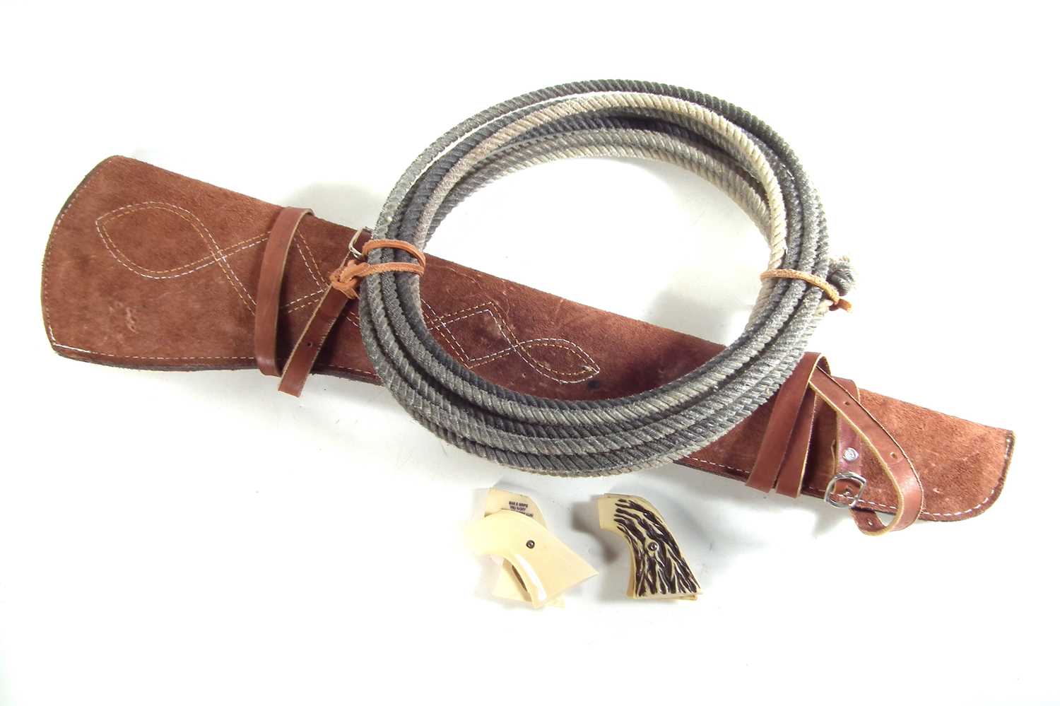 lot-256-cowboy-action-accessories