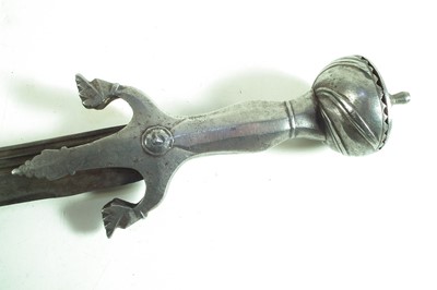 Lot 321 - Persian Tulwar sword