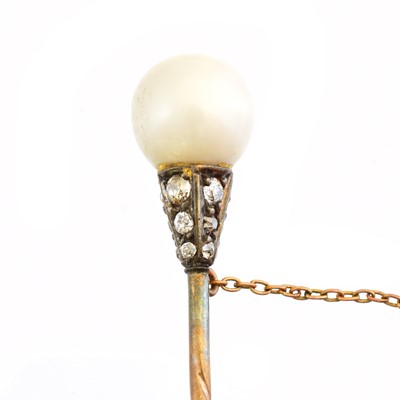 Lot 67 - A pearl and diamond stickpin