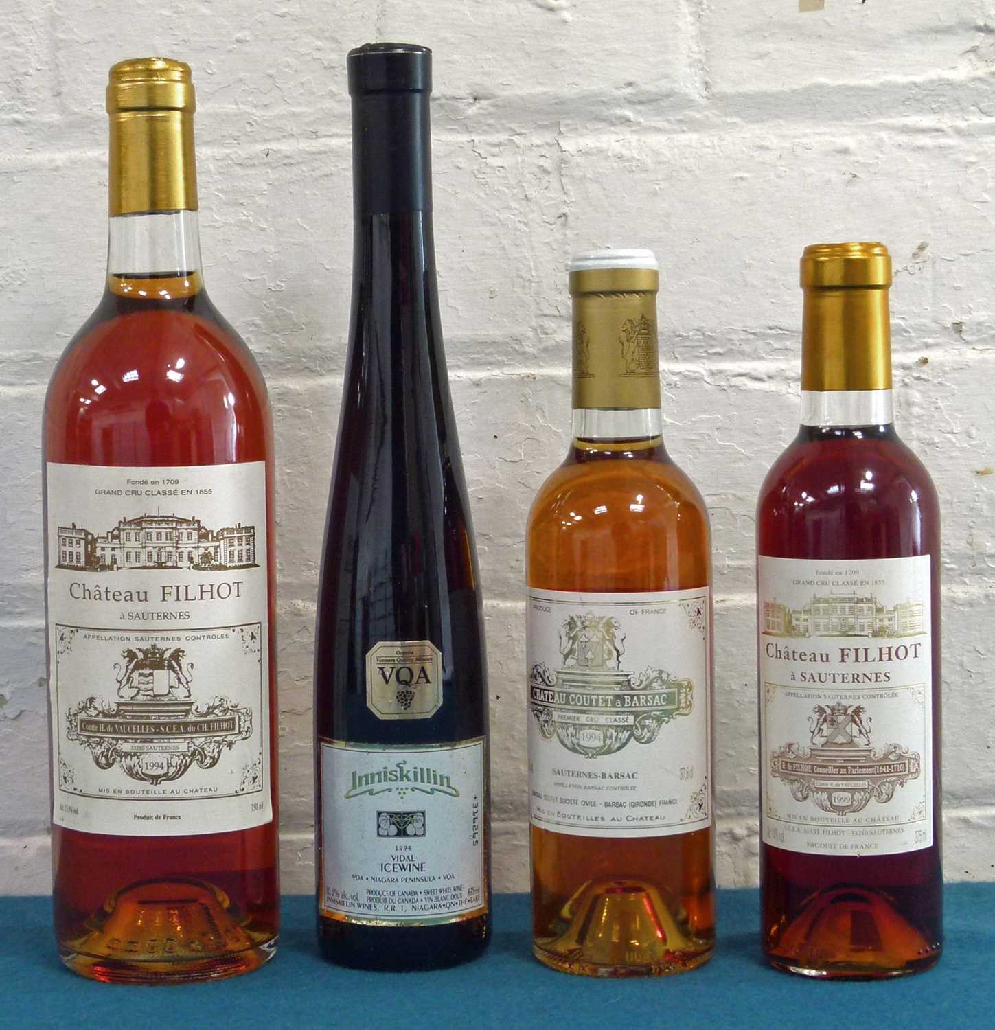 Lot 16 - 1 bottle and 3 half bottles Very fine Mixed Lot Dessert wines