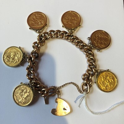 Lot 1 - A sovereign bracelet