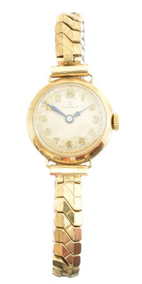 Lot 199 - A 9ct gold cased ladies Omega watch