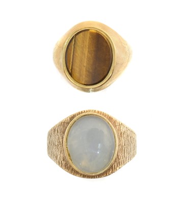 Lot 172 - Two 9ct gold signet rings