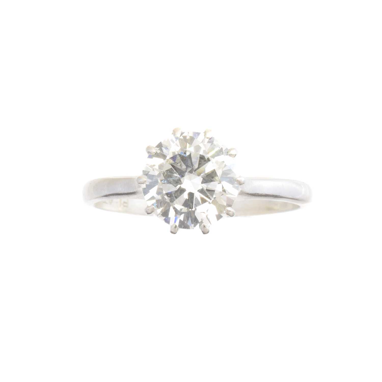 Lot 165 - A diamond single stone ring