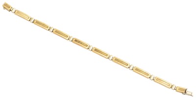 Lot 6 - A 9ct gold bracelet